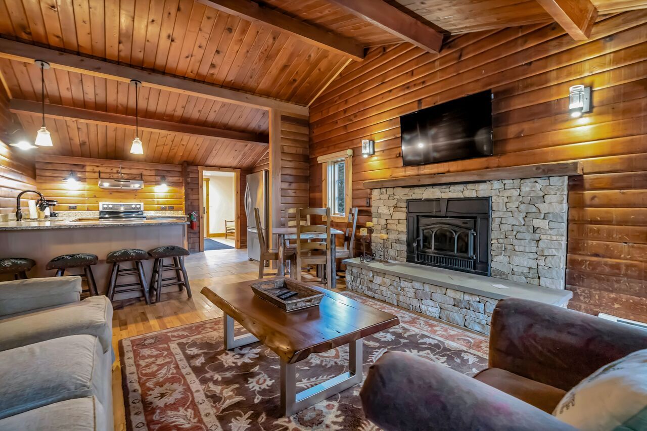 441 Coldbrook Rd, Wilmington, VT 05363 The Brook Bound Inn