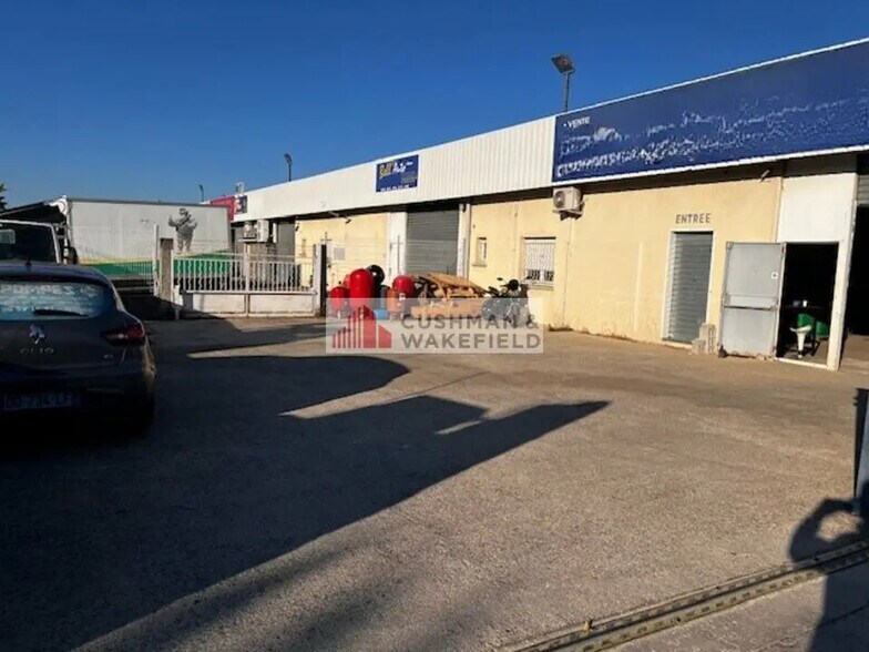 Flex in Nîmes for lease - Building Photo - Image 1 of 3