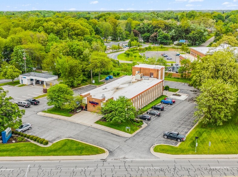 1634 Gull Rd, Kalamazoo, MI for sale - Building Photo - Image 1 of 3