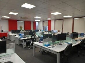 Alpha Way, Egham for lease Interior Photo- Image 2 of 9