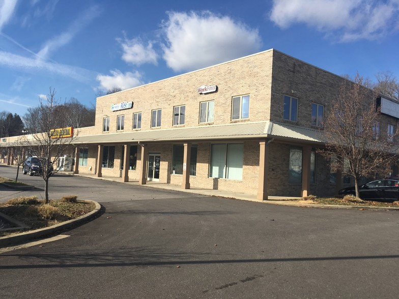 3522-3547 Teays Valley Rd, Hurricane, WV for lease - Building Photo - Image 1 of 1