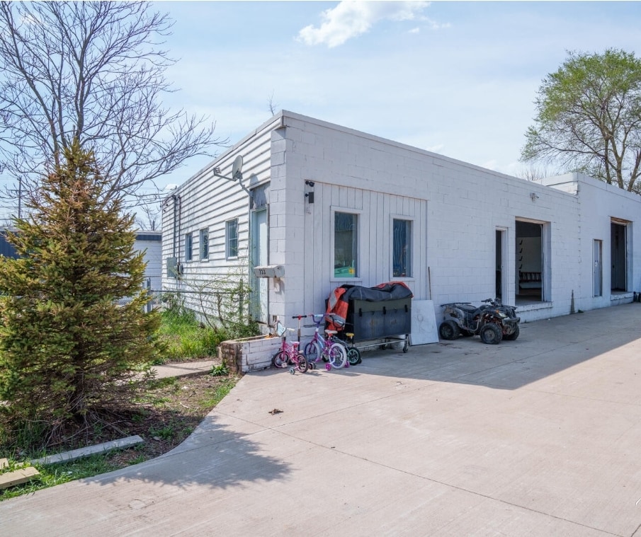 733 McKendrick St SW, Grand Rapids, MI for sale Primary Photo- Image 1 of 5