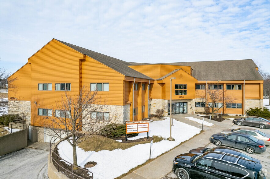 5950 Seminole Centre Ct, Madison, WI for sale - Primary Photo - Image 1 of 1