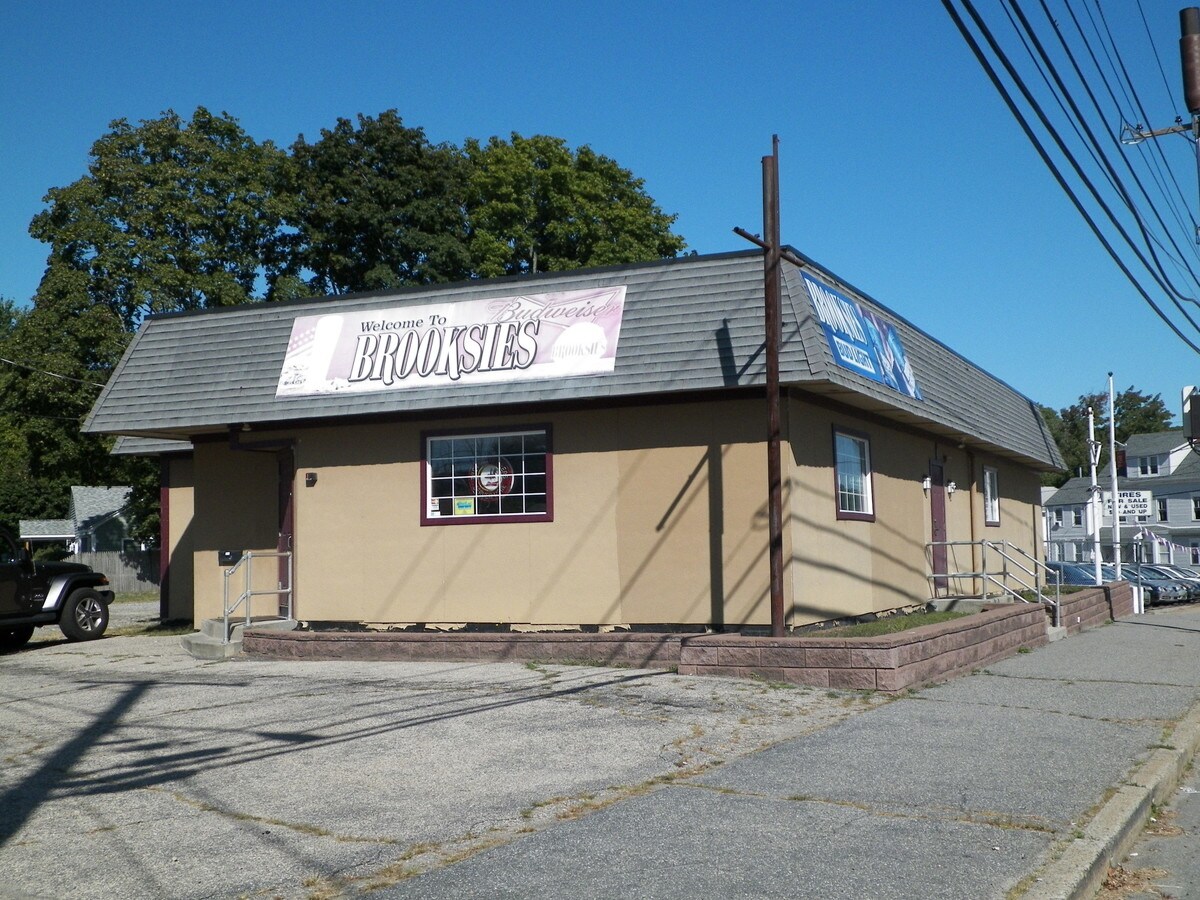 616 Smithfield Ave, Lincoln, RI 02865