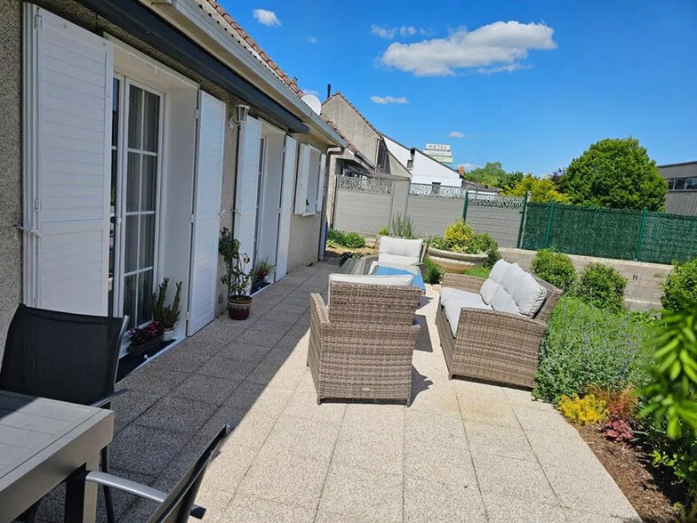 Flex in Lesménils for sale - Building Photo - Image 2 of 10