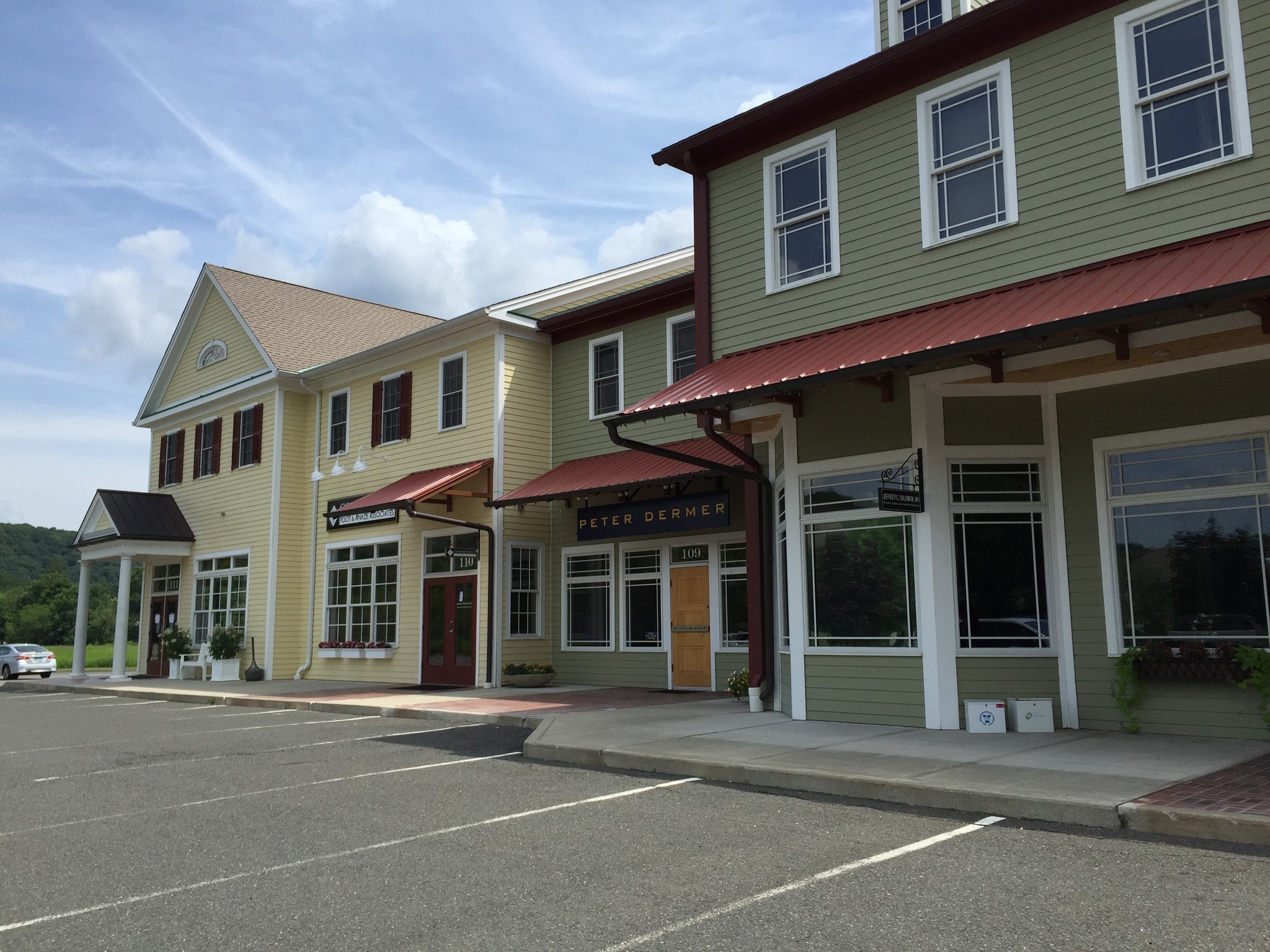 245 Amity Rd, Woodbridge, CT 06525 Retail for Lease