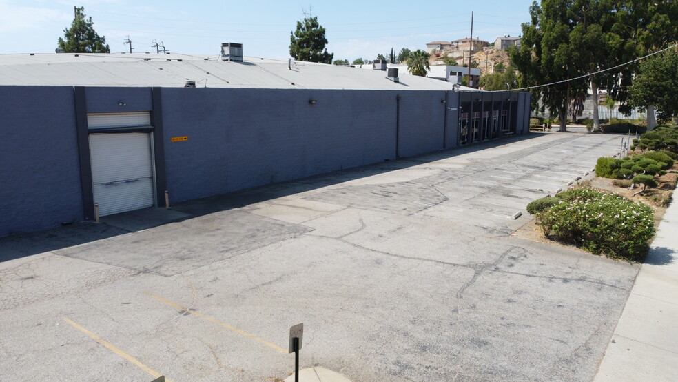 21900 Marilla St, Chatsworth, CA for sale - Building Photo - Image 2 of 8