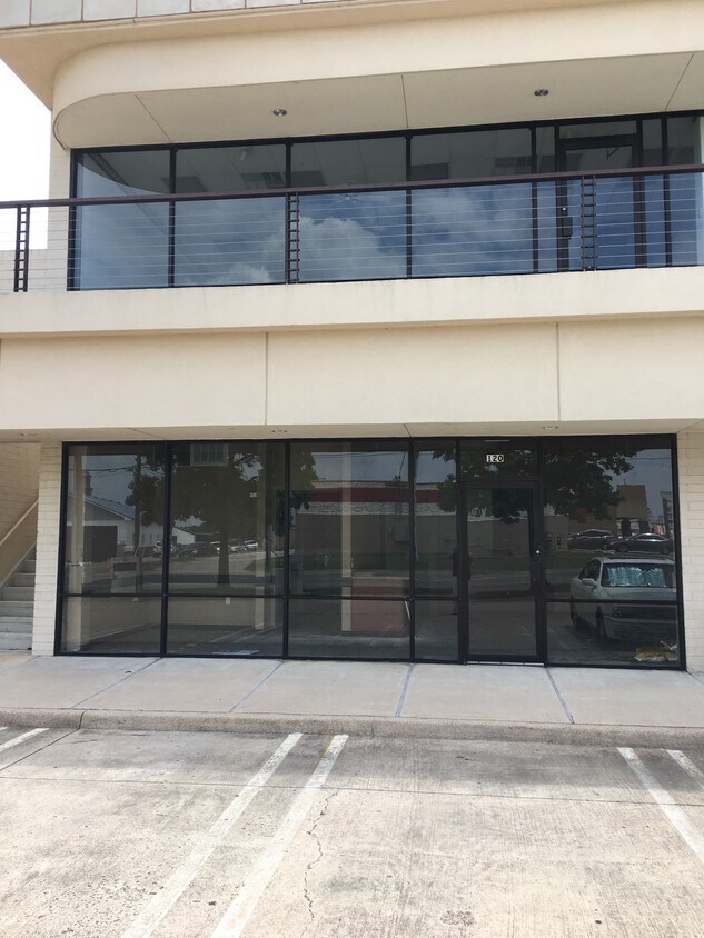 5142-5190 Rufe Snow Dr, North Richland Hills, TX for lease Building Photo- Image 1 of 3