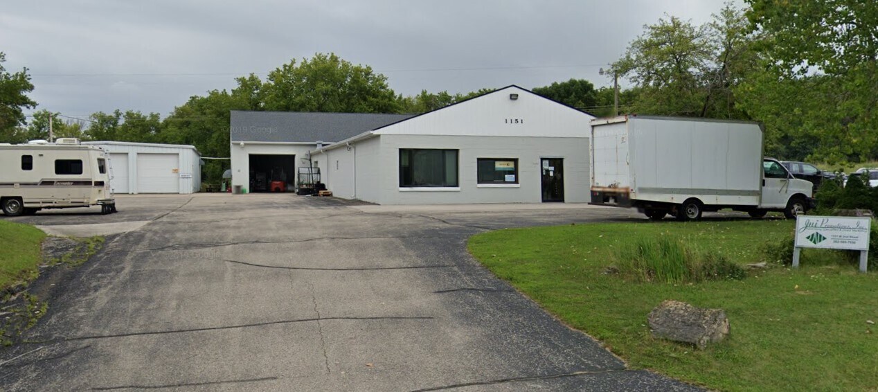 1151 W Second St, Oconomowoc, WI for sale Building Photo- Image 1 of 1
