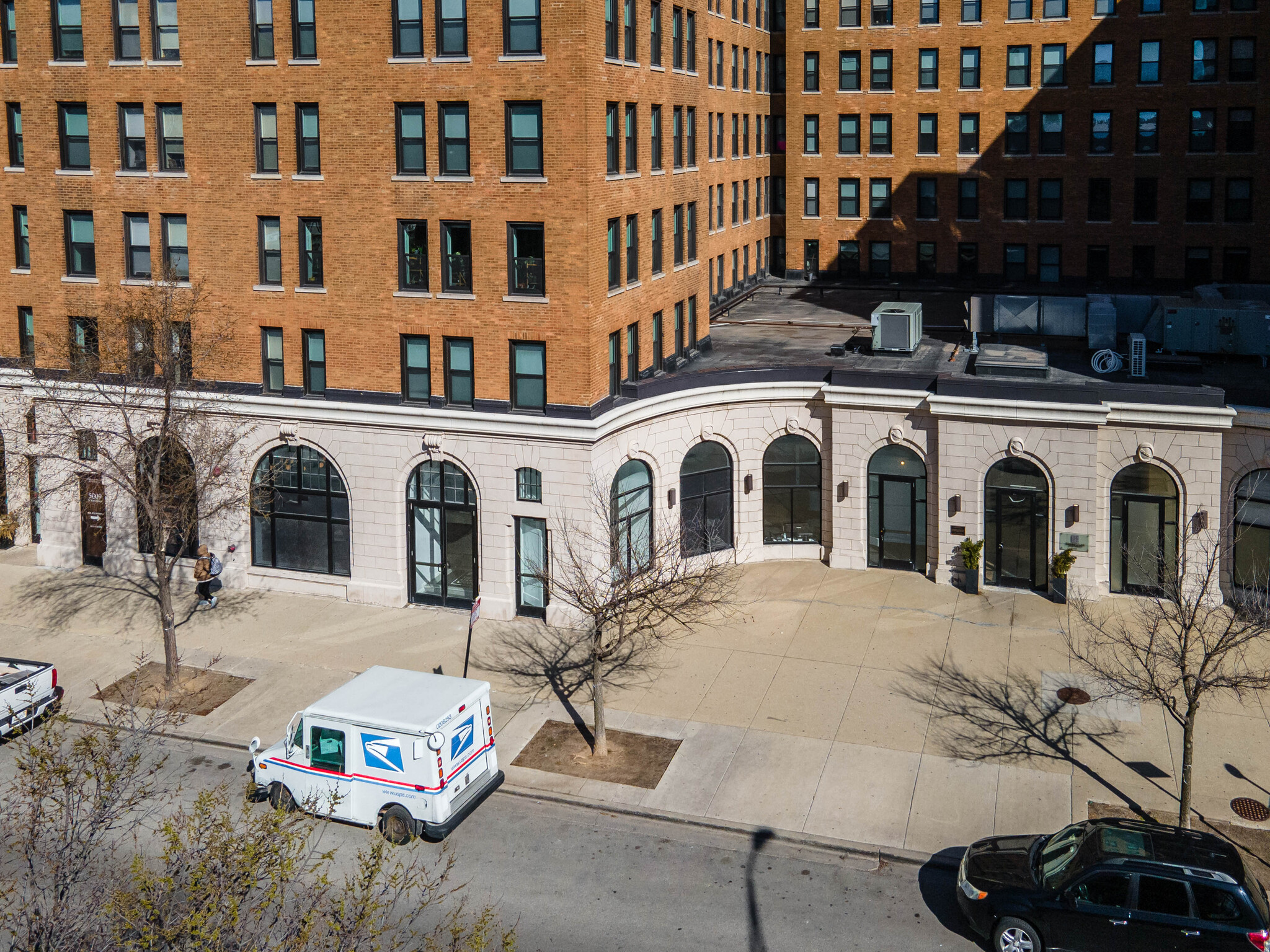 5009 N Sheridan Rd, Chicago, IL for lease Building Photo- Image 1 of 29