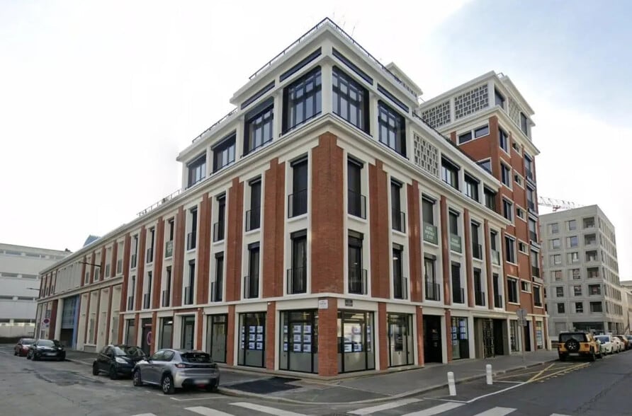 Office in Le Havre for lease - Building Photo - Image 1 of 7