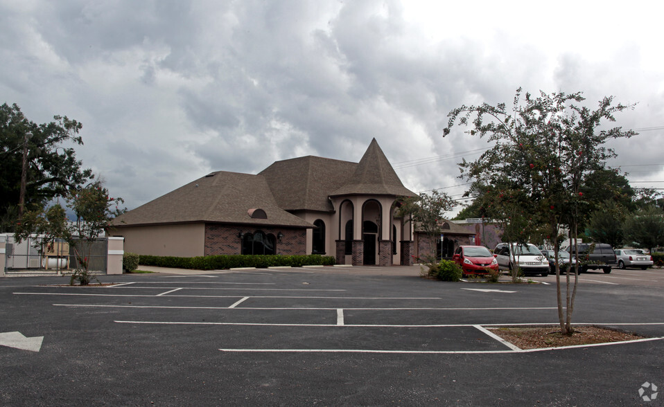 6900 N Nebraska Ave, Tampa, FL for lease - Building Photo - Image 1 of 6