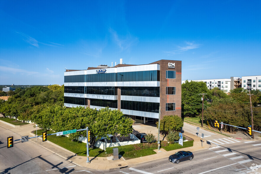 1612 Summit Ave, Fort Worth, TX for lease - Building Photo - Image 1 of 20