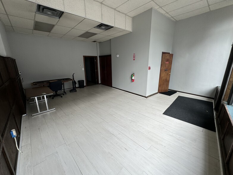 1695-1699 Main St, Springfield, MA for lease - Building Photo - Image 3 of 10