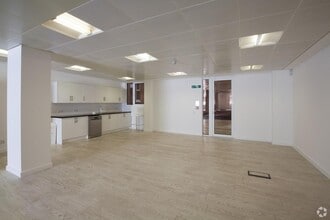 Burgess Springs, Chelmsford for lease Interior Photo- Image 2 of 9