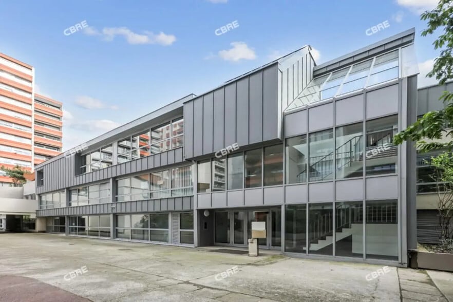 Office in Paris for sale - Building Photo - Image 1 of 18