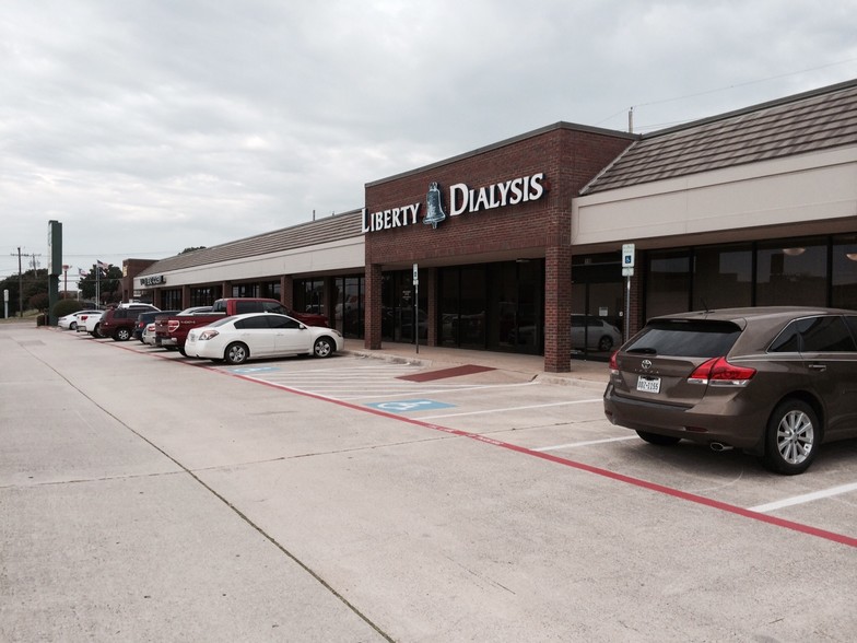 101 E Southwest Pky, Lewisville, TX for lease - Building Photo - Image 2 of 7