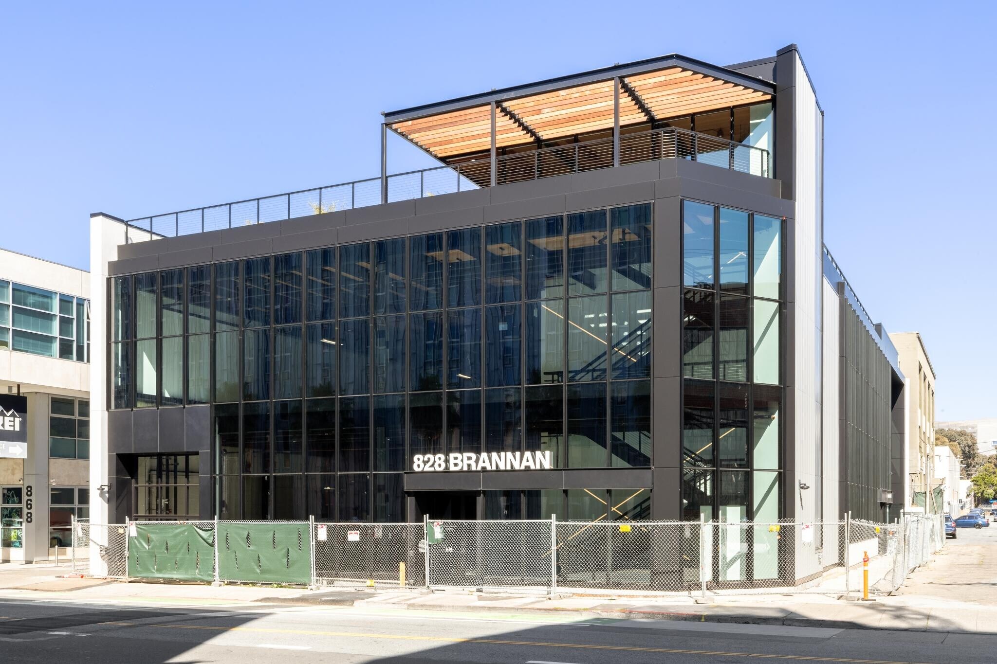 828 Brannan St, San Francisco, CA for lease Building Photo- Image 1 of 17
