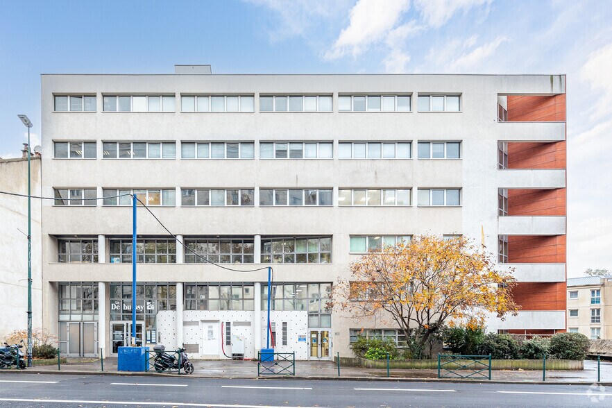 Office in Colombes for sale - Building Photo - Image 2 of 3