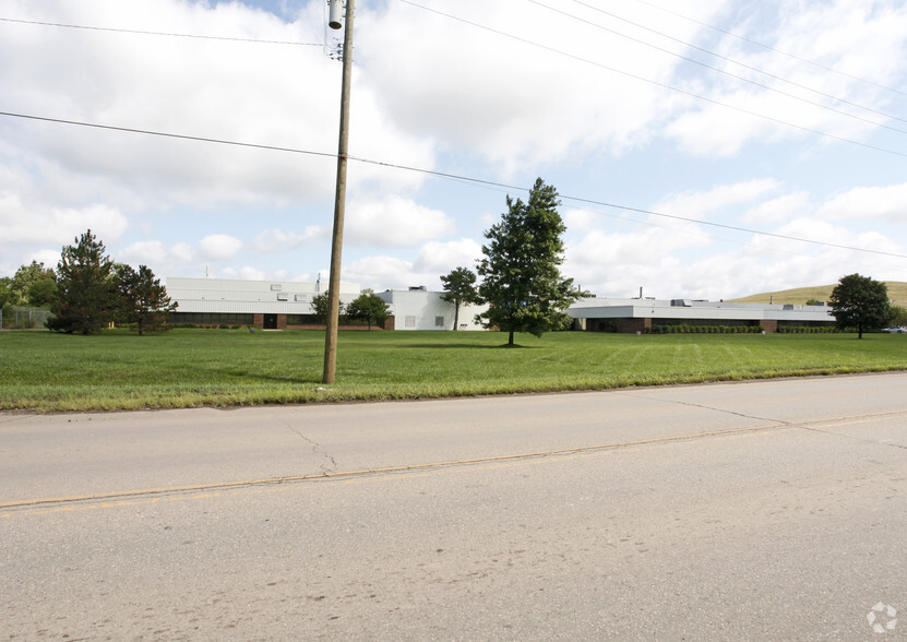 40430-40500 Van Born Rd, Canton, MI for lease - Building Photo - Image 2 of 4