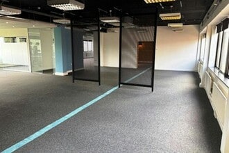 Alencon Link, Basingstoke for lease Interior Photo- Image 2 of 7