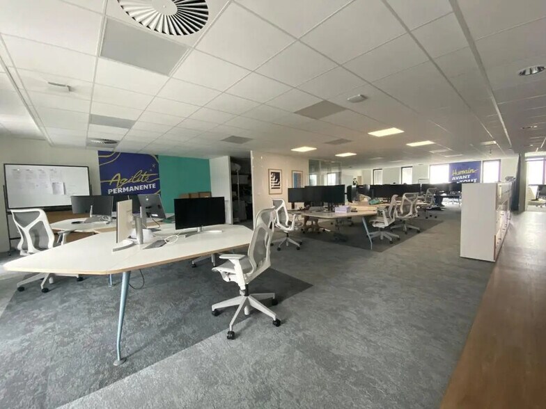 Office in Cesson-Sévigné for lease - Interior Photo - Image 2 of 12