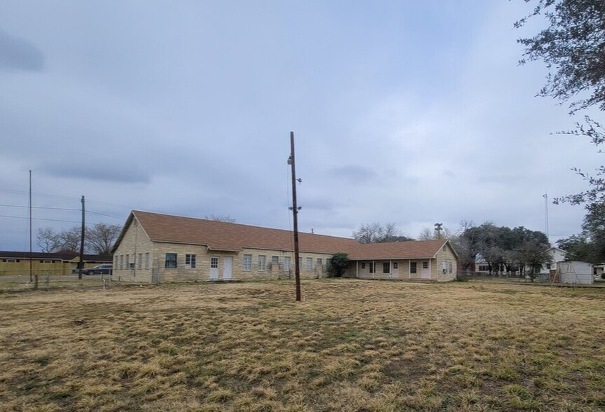 212 West Linar, Hebbronville, TX for sale - Primary Photo - Image 1 of 3