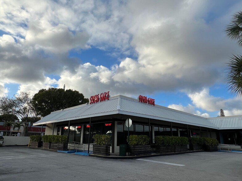 9501 SW 72nd St, Miami, FL for lease - Building Photo - Image 1 of 8