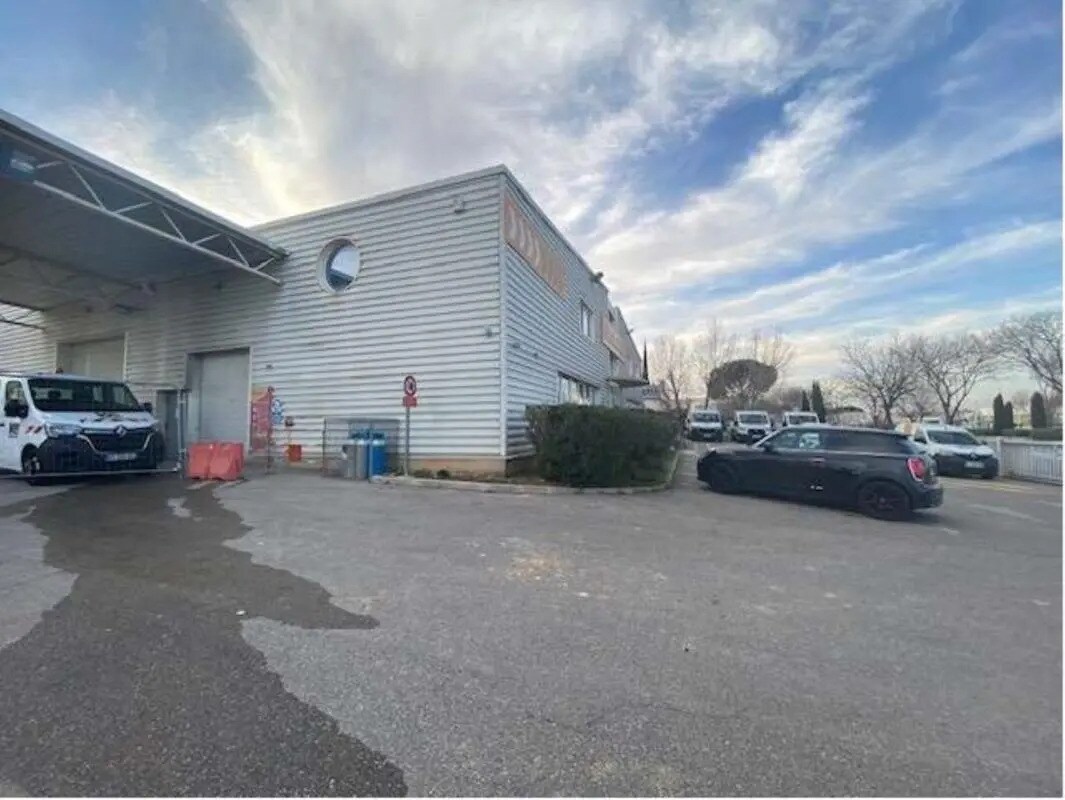 Flex in Aix-en-Provence for lease Building Photo- Image 1 of 4