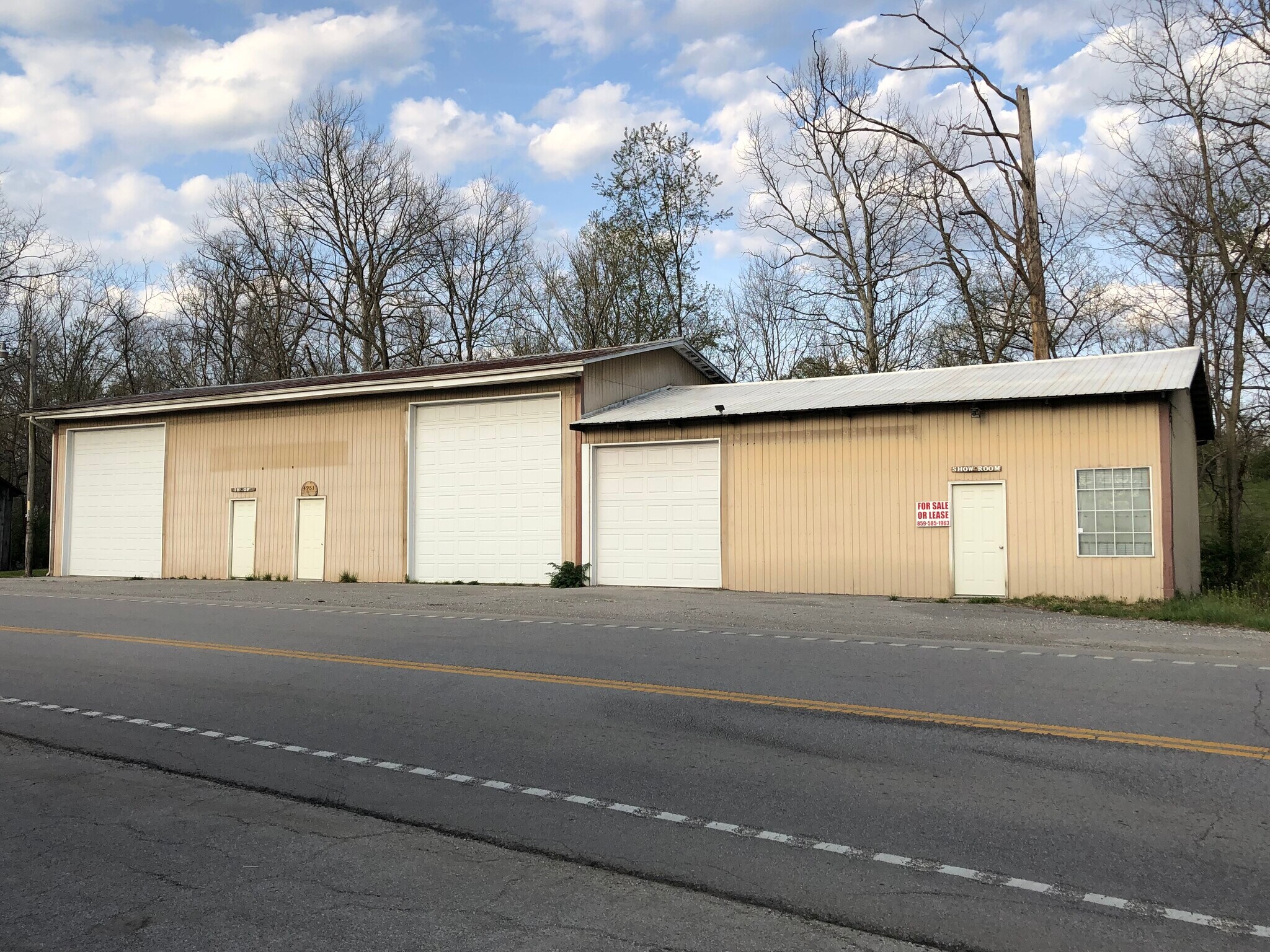 4951 Levee Rd, Mount Sterling, KY for sale Primary Photo- Image 1 of 1