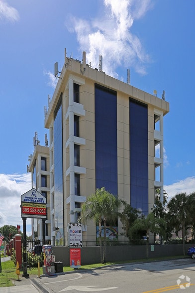 11890 SW 8th St, Miami, FL for lease - Building Photo - Image 3 of 23