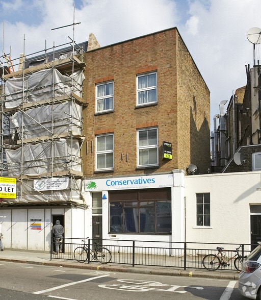 209 Shirland Rd, London for lease - Primary Photo - Image 1 of 3
