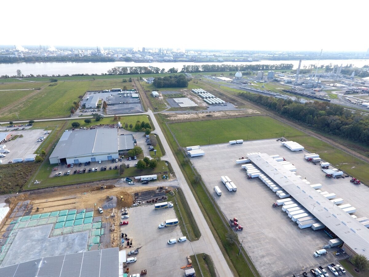 2700 Hwy 1 N, Port Allen, LA 70767