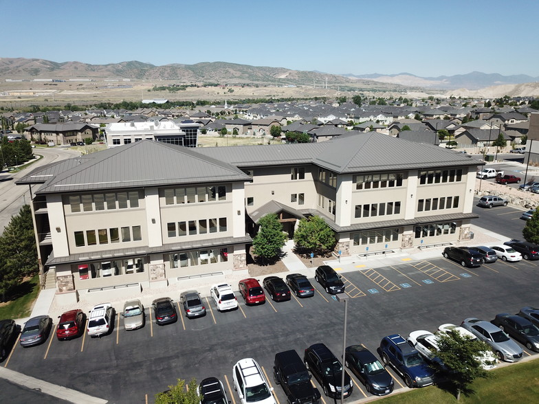 2940 W Maple Loop, Lehi, UT for lease - Primary Photo - Image 1 of 2