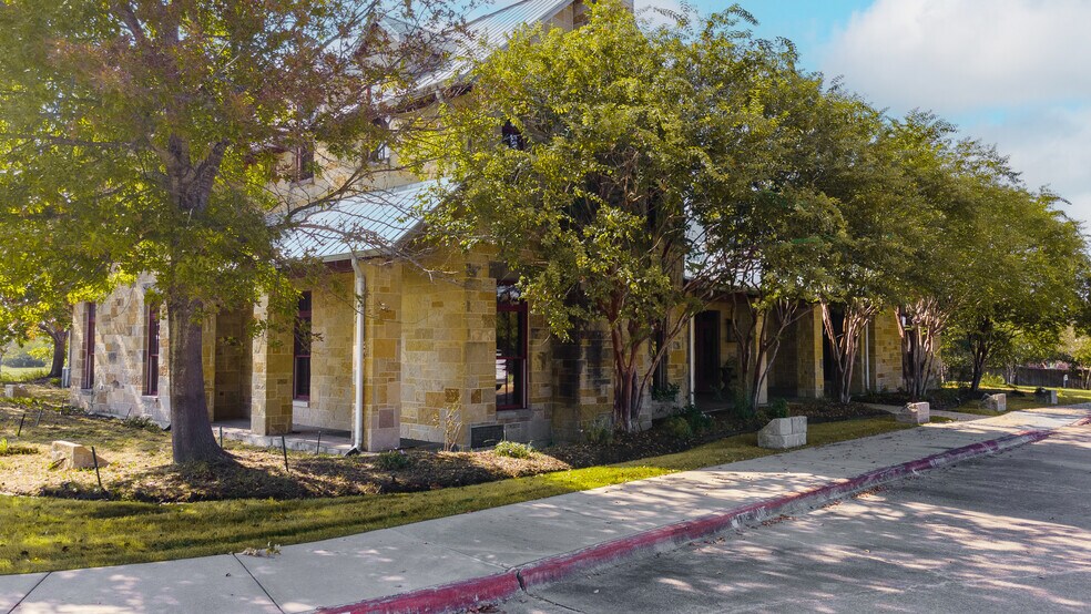 2900 Trophy Dr, Bryan, TX for lease - Primary Photo - Image 1 of 7