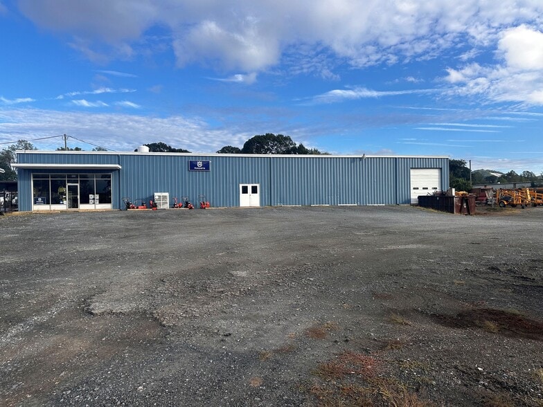 3904 Harris Ln, Lynchburg, VA for lease - Building Photo - Image 2 of 4