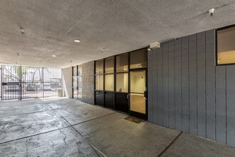 2330 N 75th Ave, Phoenix, AZ for lease Building Photo- Image 1 of 16