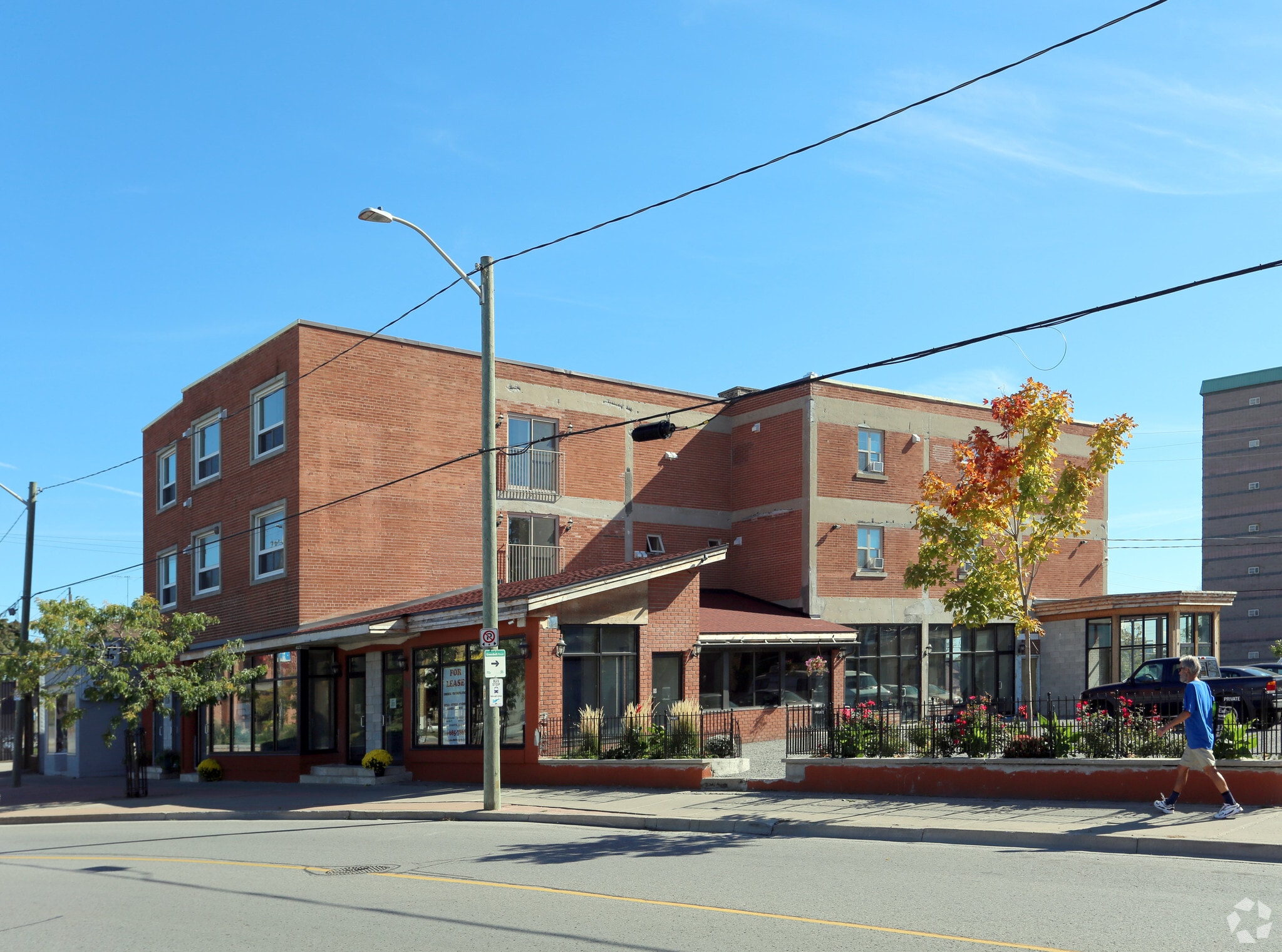 88 Queenston St, St Catharines, ON for sale Primary Photo- Image 1 of 1