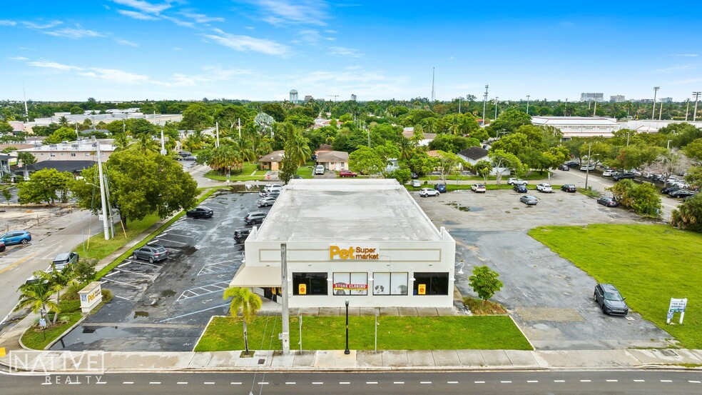 2111 N Federal Hwy, Hollywood, FL for lease - Building Photo - Image 2 of 19