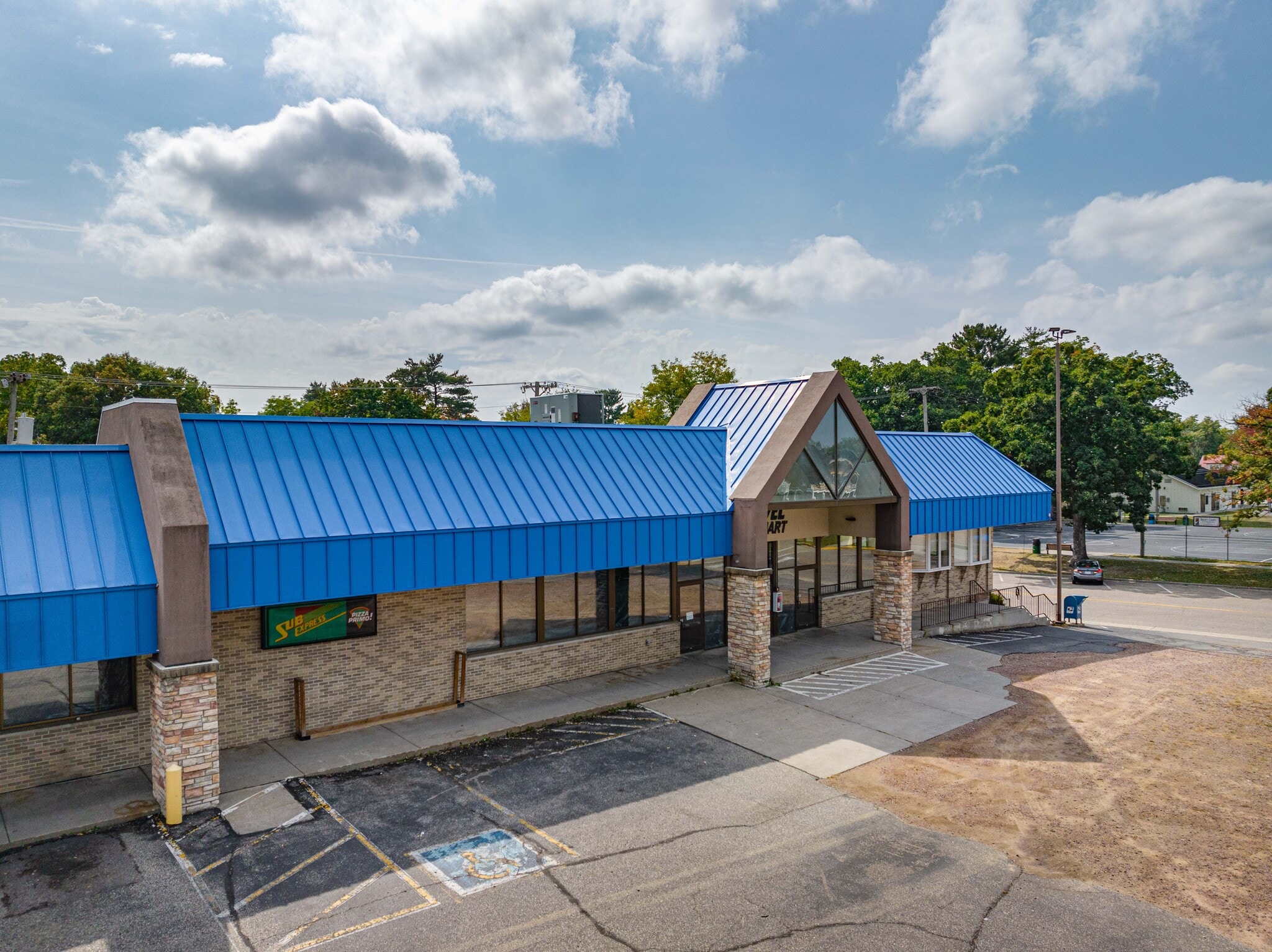 802 Broadway, Wisconsin Dells, WI for sale Building Photo- Image 1 of 25