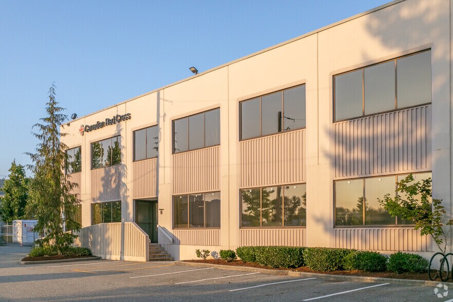 3400 Lake City Way, Burnaby, BC for lease - Building Photo - Image 2 of 6