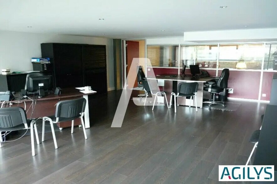 Office in Ivry-sur-Seine for lease - Interior Photo - Image 3 of 10