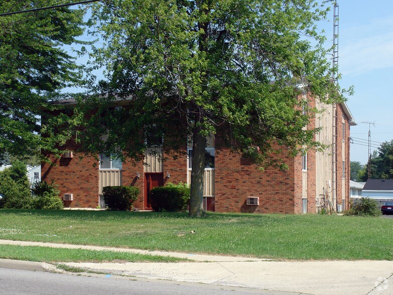 748 W Alexis Rd, Toledo, OH for sale - Primary Photo - Image 1 of 2