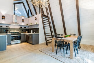 More details for 306 Loch Leven Rd, Lake Arrowhead, CA - Hospitality for Sale