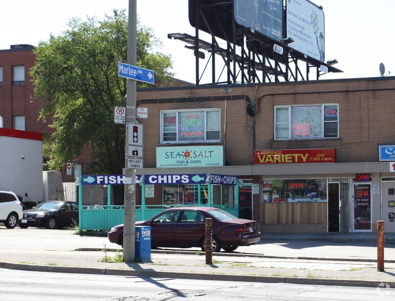 699-703 Lawrence Ave W, Toronto, ON for lease - Building Photo - Image 3 of 4