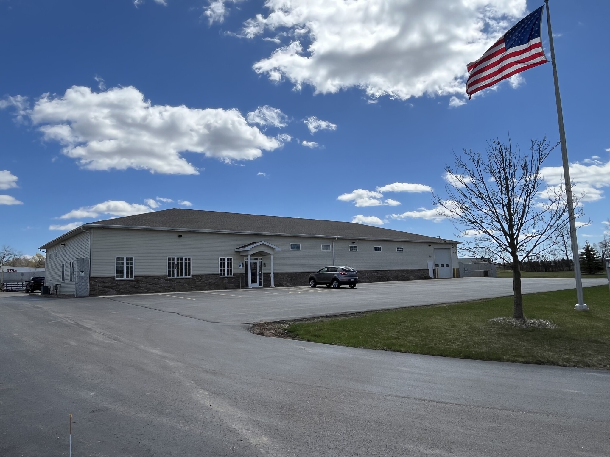 1925 W Packard St, Appleton, WI for lease Building Photo- Image 1 of 12