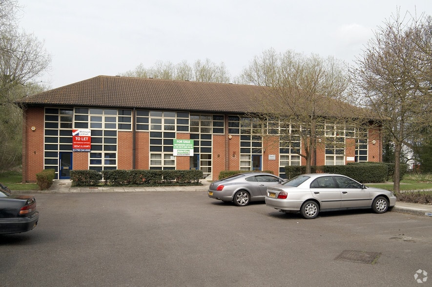 Murdock Rd, Swindon for sale - Primary Photo - Image 1 of 1