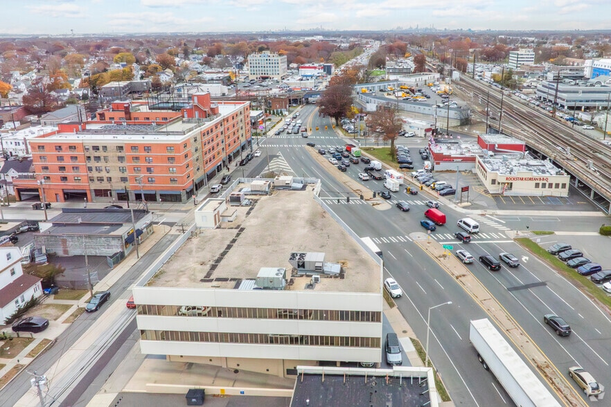 20 E Sunrise Hwy, Valley Stream, NY for lease - Aerial - Image 3 of 5