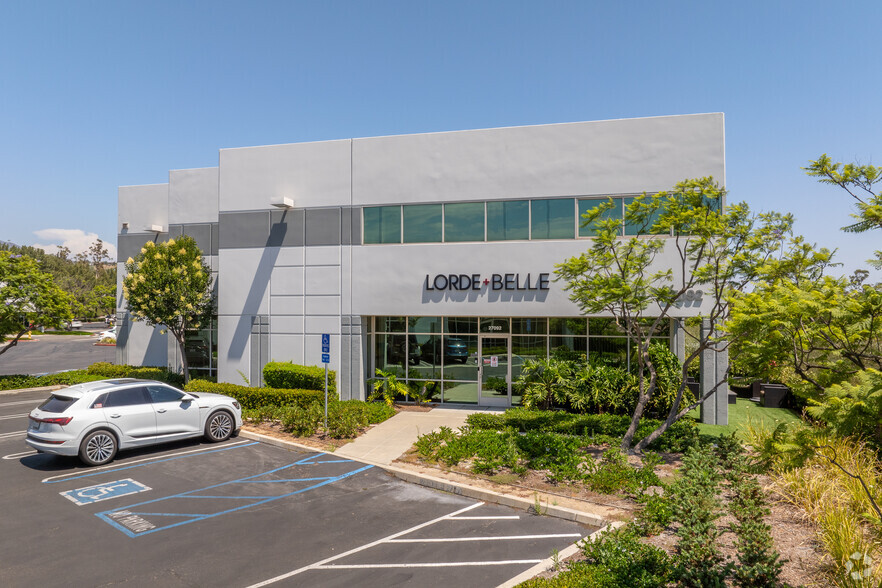 27092 Burbank, Foothill Ranch, CA for lease - Building Photo - Image 1 of 27