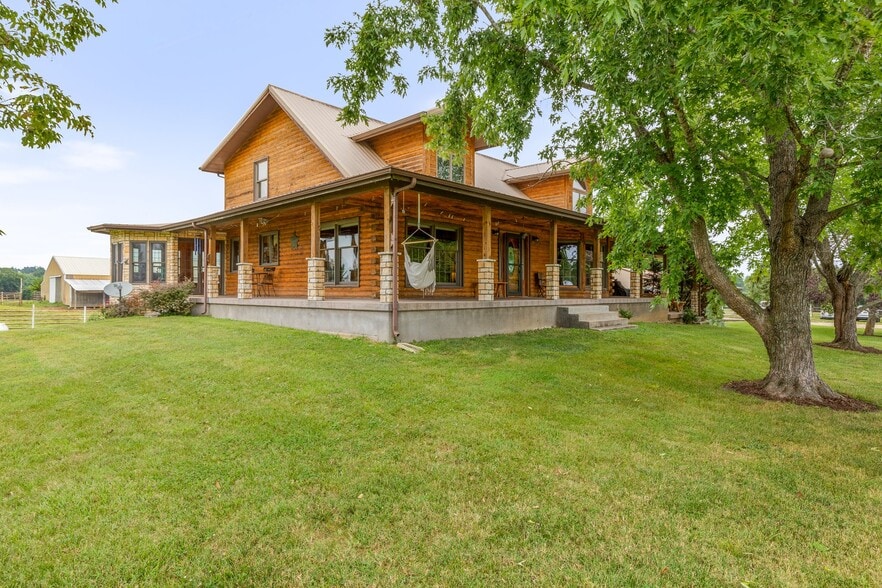 10646 Mounts Rd, Irondale, MO for sale - Building Photo - Image 2 of 15